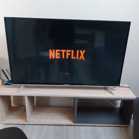 Elbeuf F2 Sweet Home Combles Netflix Wifi Екстериор снимка