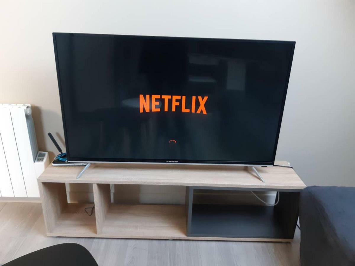 Elbeuf F2 Sweet Home Combles Netflix Wifi Екстериор снимка